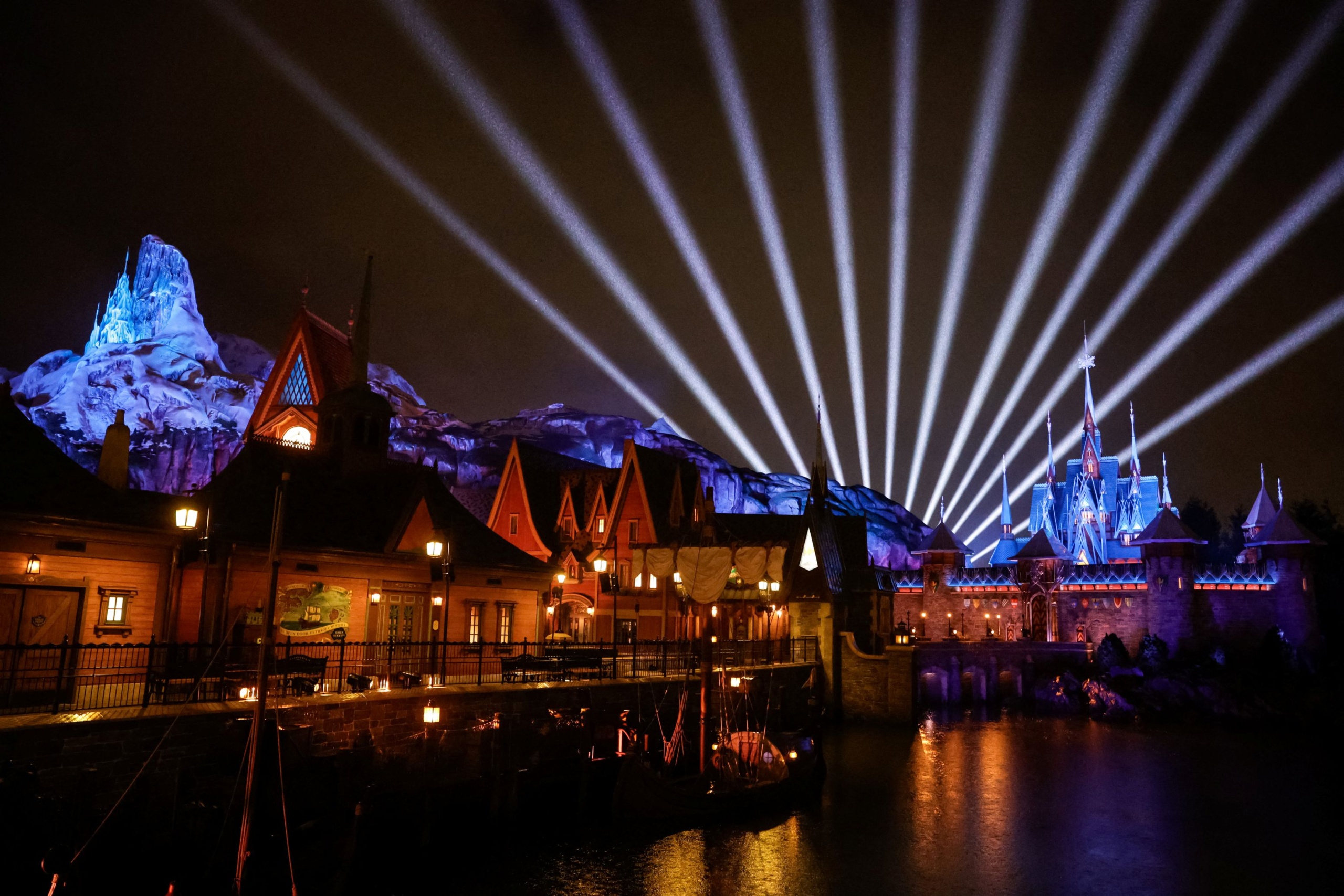 A World of Frozen részleg a párizsi Disneylandben.