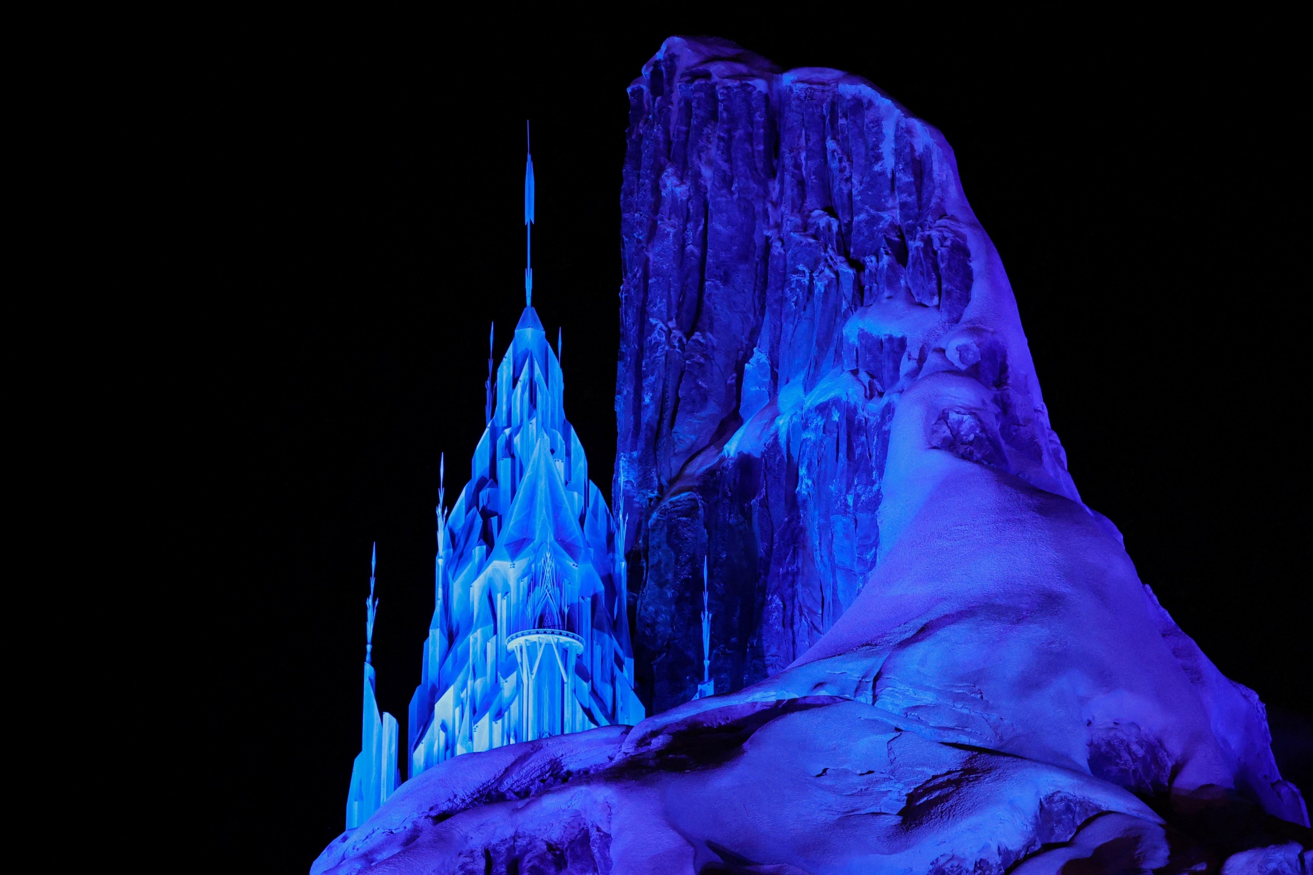 A World of Frozen részleg a párizsi Disneylandben.