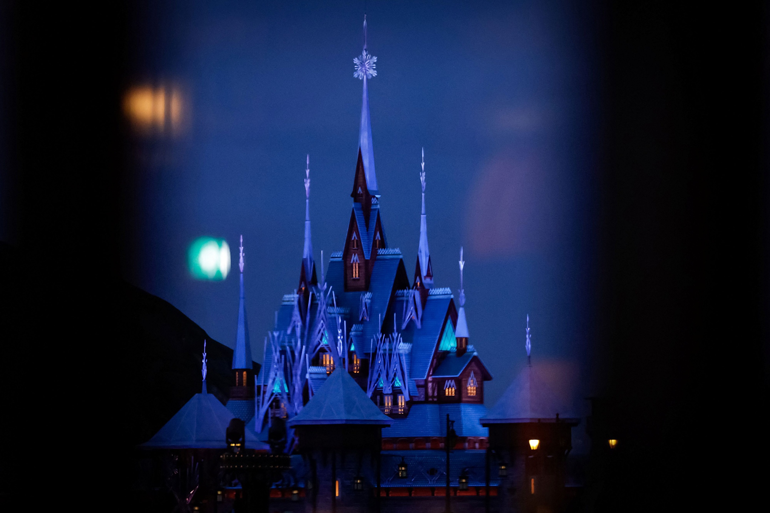 A World of Frozen részleg a párizsi Disneylandben.