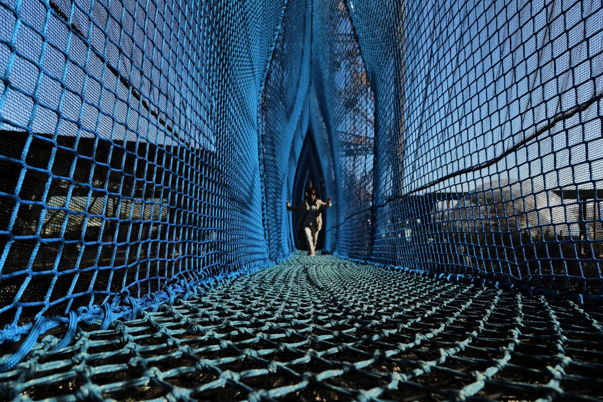 Függőhíd az Eiffel-toronyban.