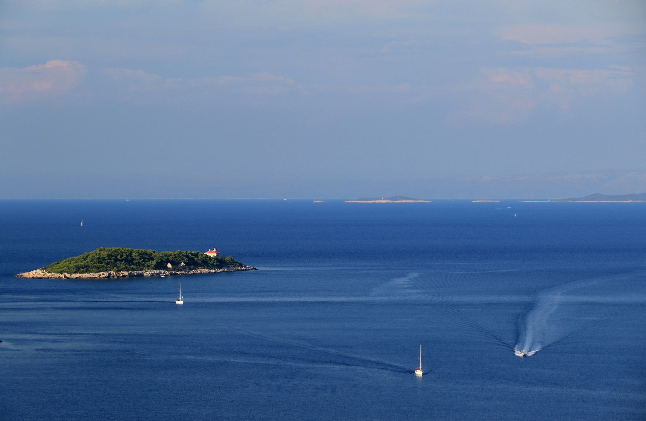 Host szigete a horvátországi Vis közelében.