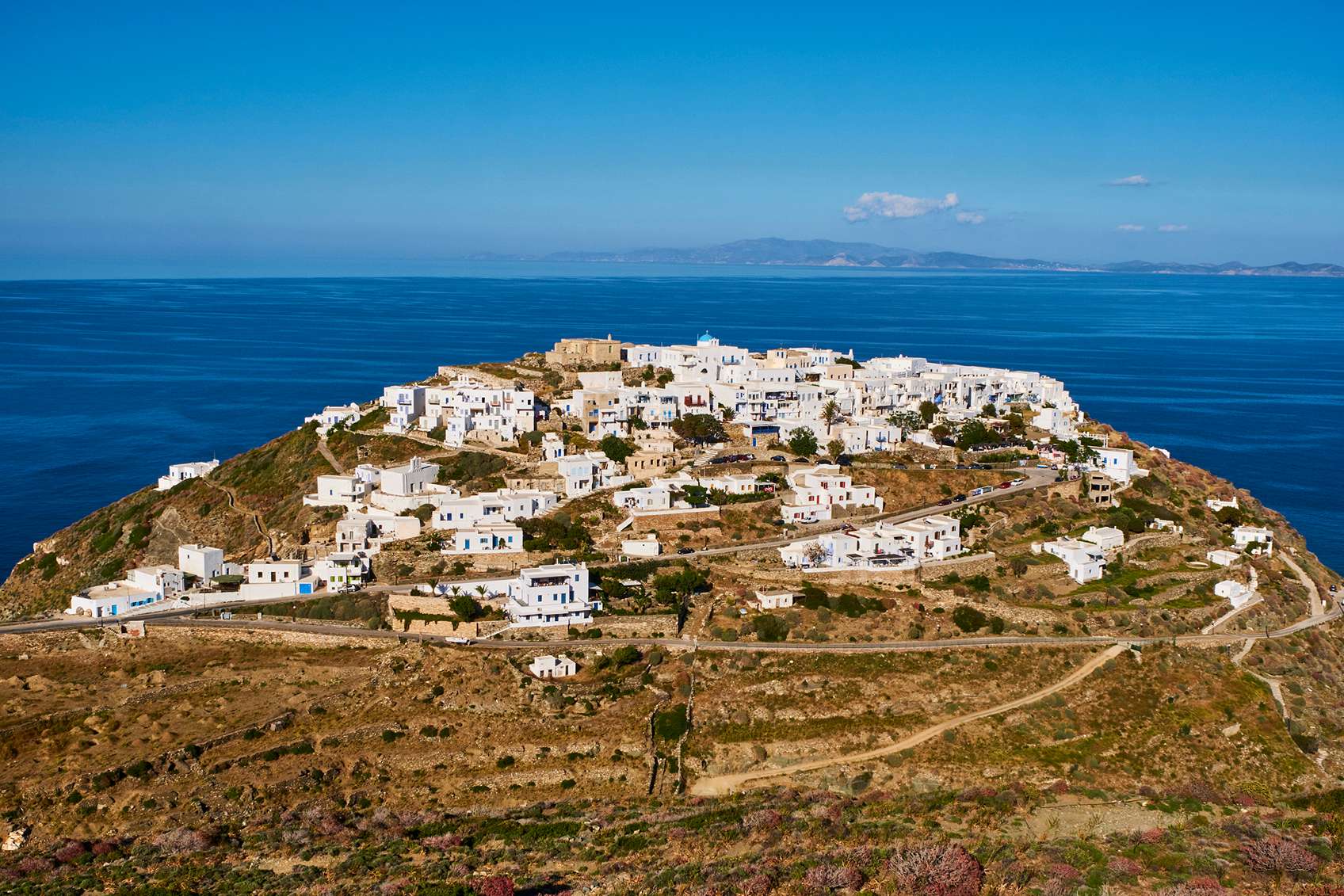 Fehér falú házak a magasból