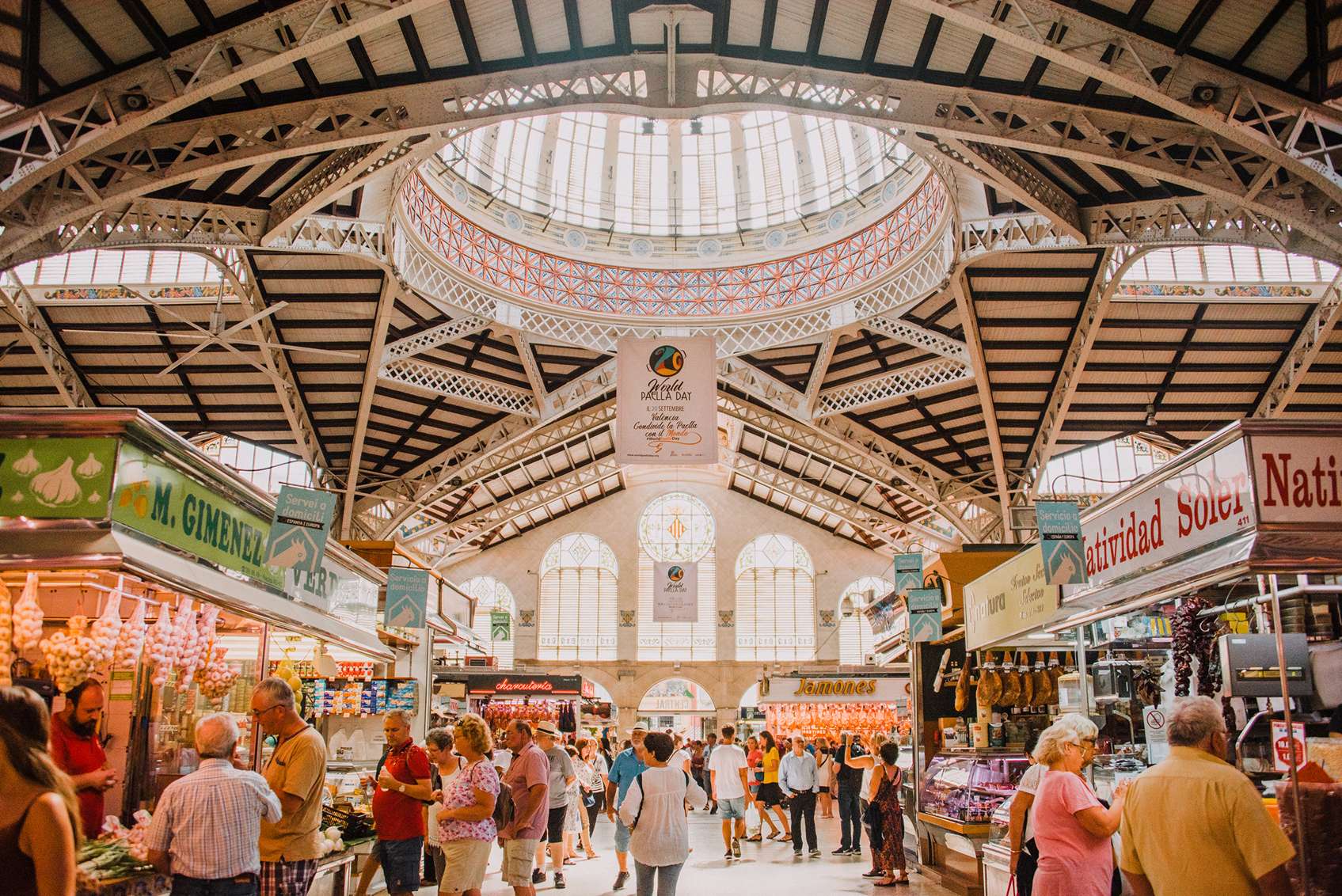 Valenciai piac emberekkel