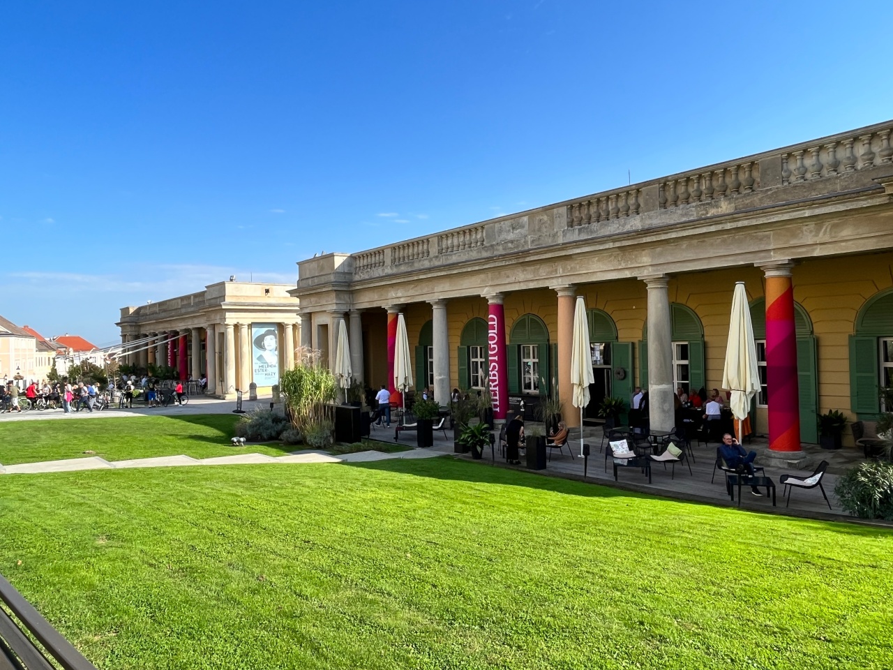 Kismarton, vinotéka.