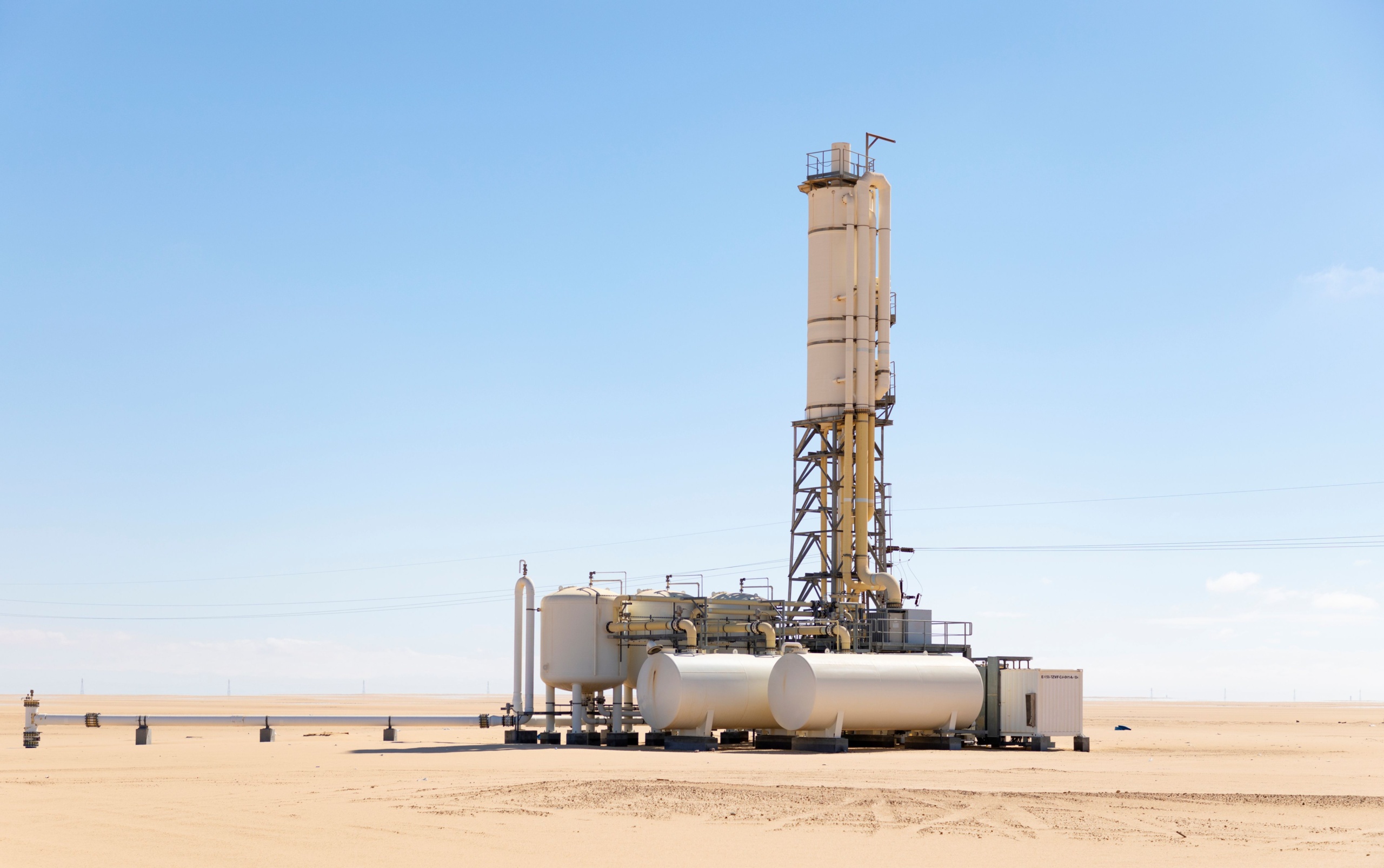 Víztározó a sivatagban.