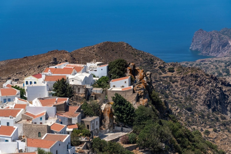 Felülnézetből Nikia falu, Nisyros szigetén, Görögországban