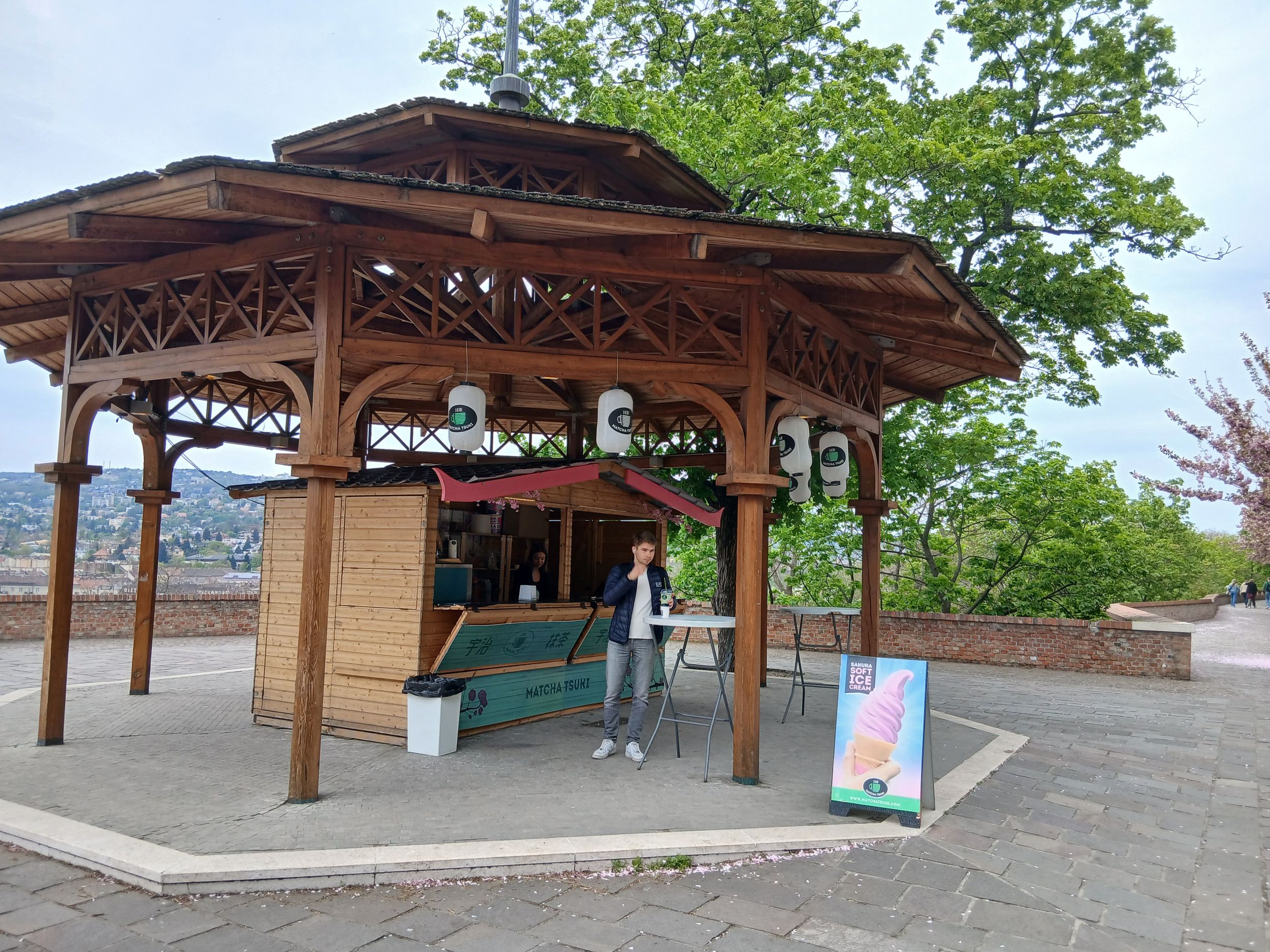 Pavilon a budai Várnegyedben.