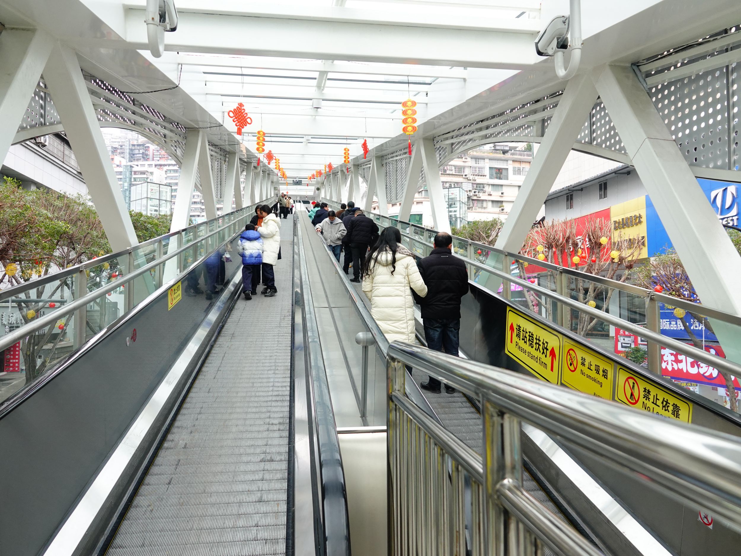 A mozgólépcsőrendszer belülről.