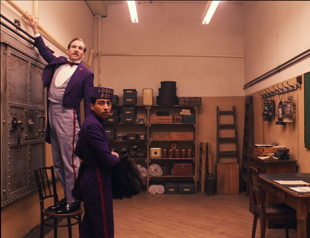 Ralph Fiennes, Tony Revolori a Grand Budapest Hotel című filmben