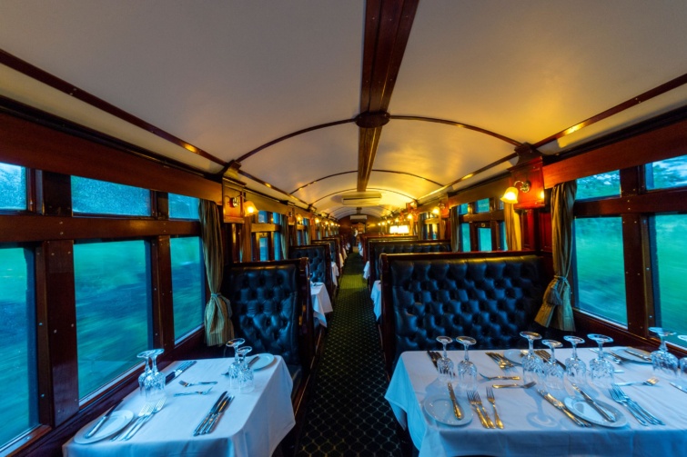 orient express - Startlap Utazás Luxusvonat belső tere.