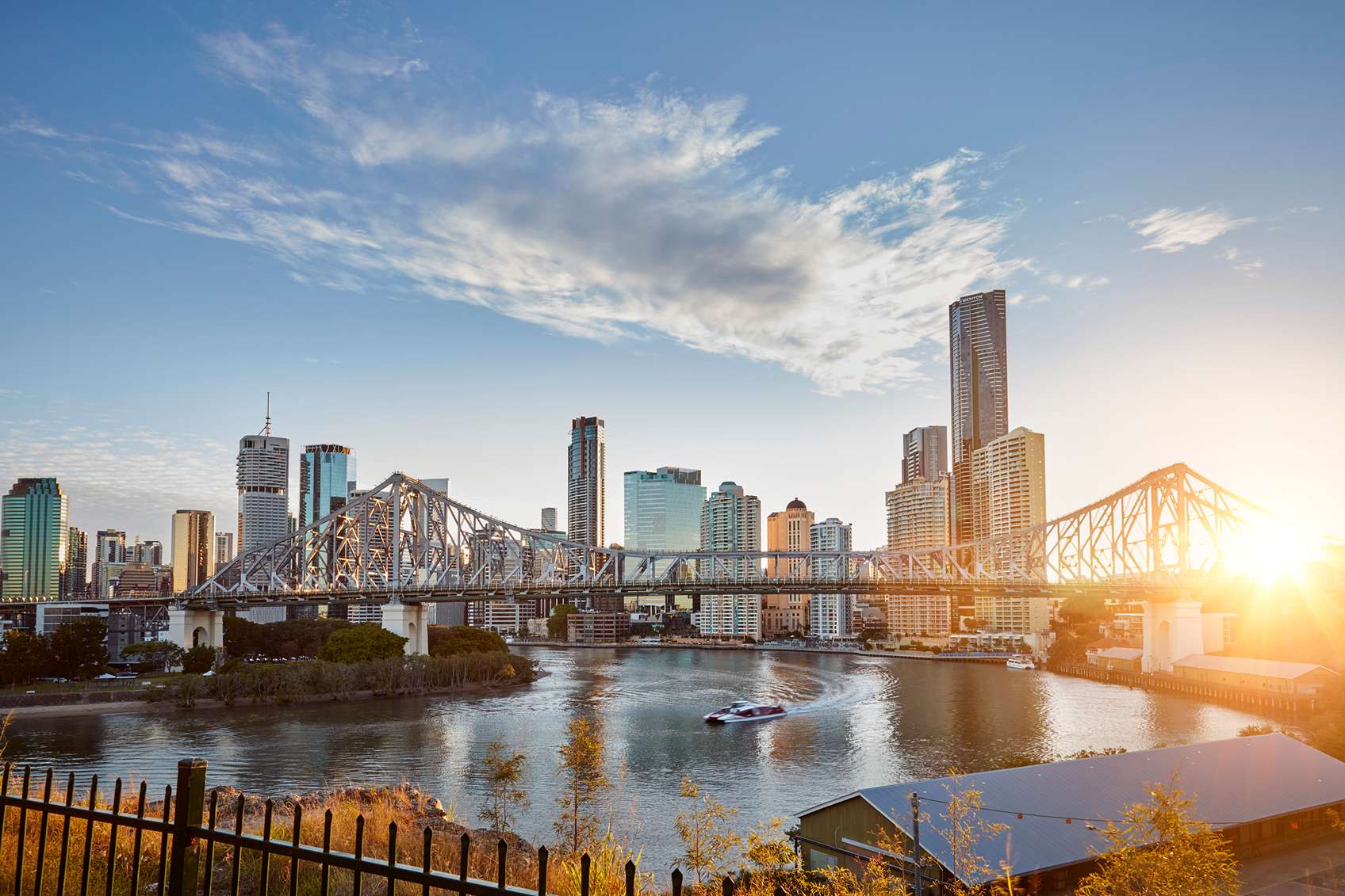 brisbane ausztralia 5_11zon - Startlap Utazás felhőkarcolók vízzel és híddal