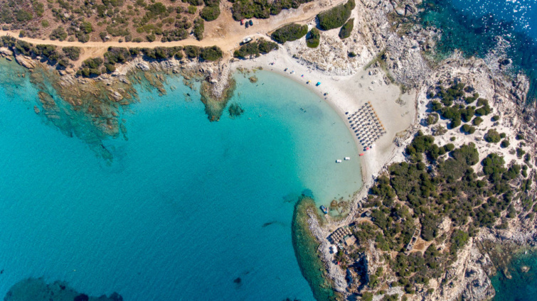 Légifelvétel a Punta Molentis strand szépségéről