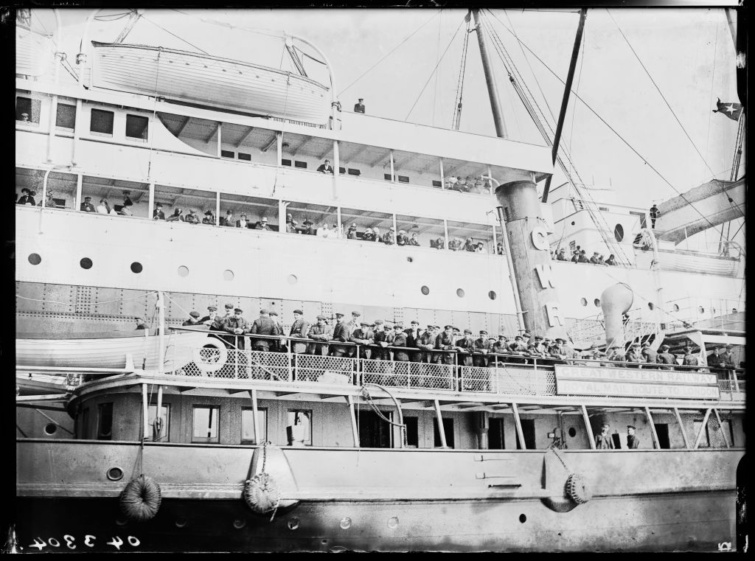 Mennyibe kerülne ma egy jegy a Titanicra - Startlap Utazás 1921. április 29., a Titanic túlélői érkeznek Angliába.