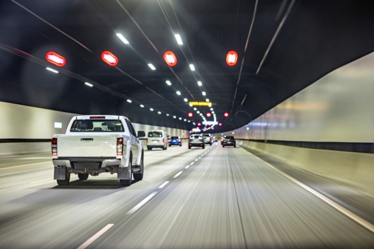 alagut - Startlap Utazás autók alagútban