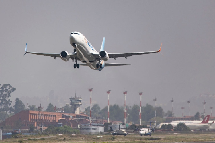 Leszállásra készül a Flydubai gépe