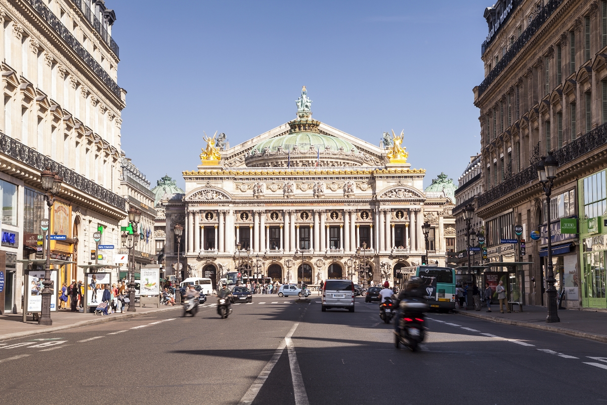 parizs_opera_ - Startlap Utazás A Palais Garnier vagy a Párizsi Operaház, Párizs, Franciaország.