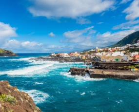 képcím