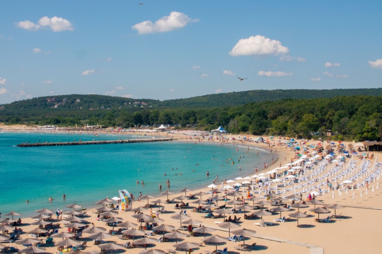 bulgaria-strand - Startlap Utazás Bulgária, napernyők a tengerparton