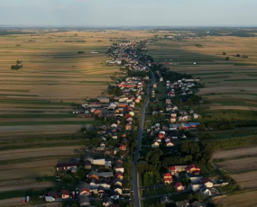 képcím
