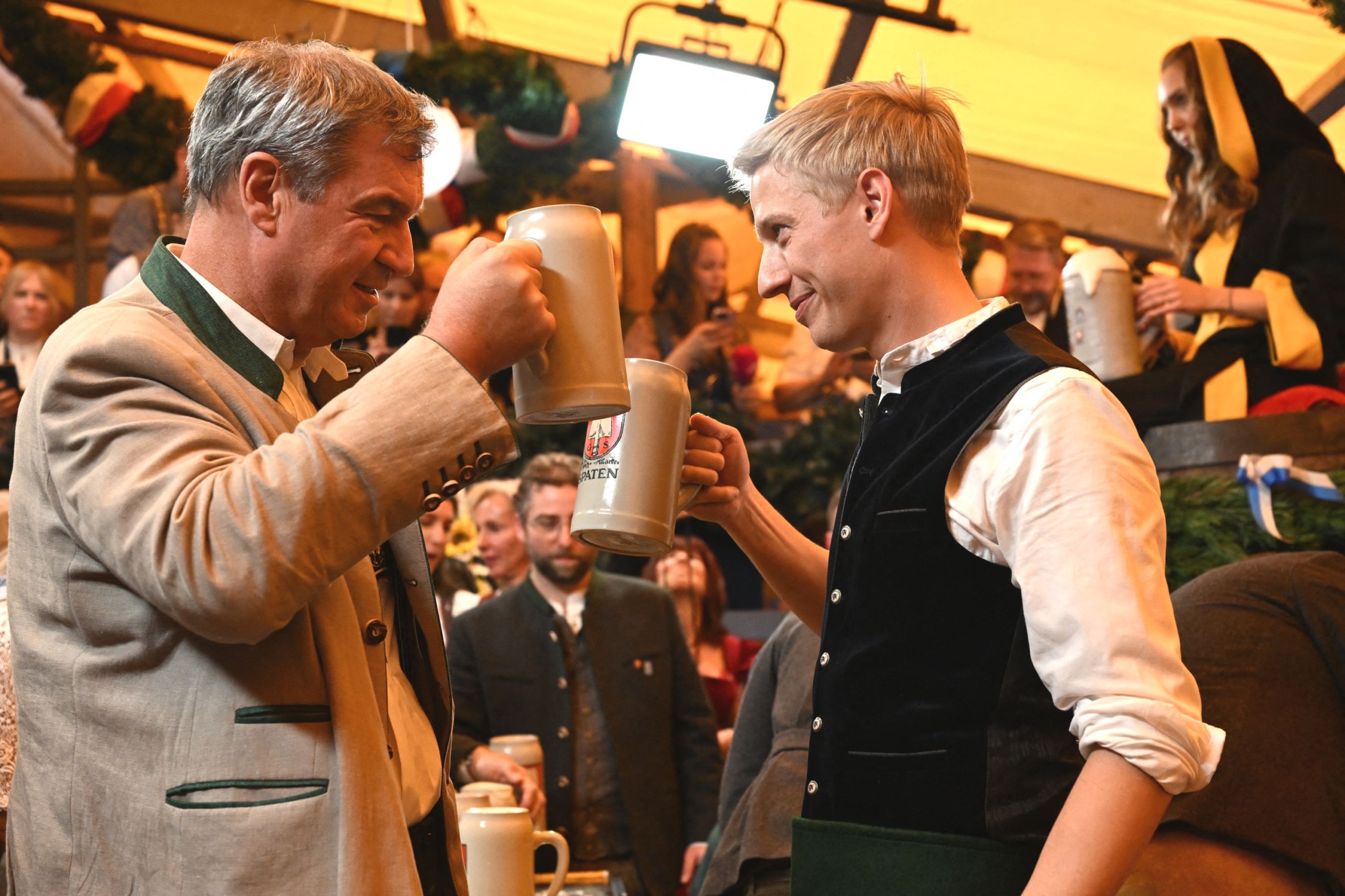 Megnyílt a müncheni Oktoberfest sörfesztivál