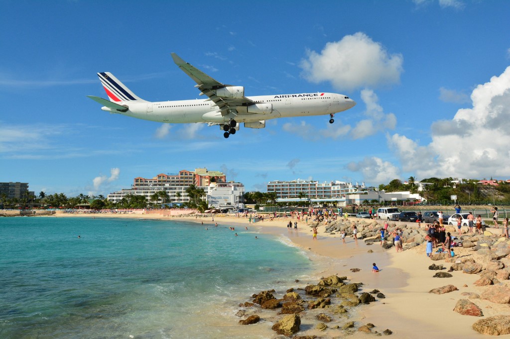 EGY AIR FRANCE AIRBUS A330-AS GÉP ÉRKEZÉSE A JULIANA NEMZETKÖZI REPÜLŐTÉRRE
