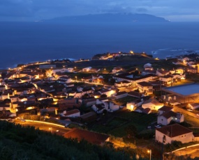 képcím