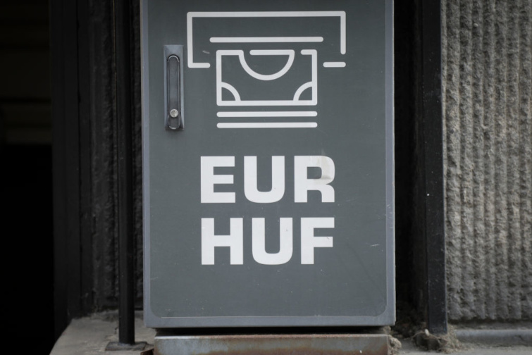 Euró-forint átváltás.