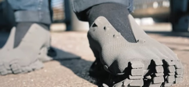 A Cryptide Sneaker lábon - teljesen testreszabott, 3D-nyomtatott tornacipőt terveztek