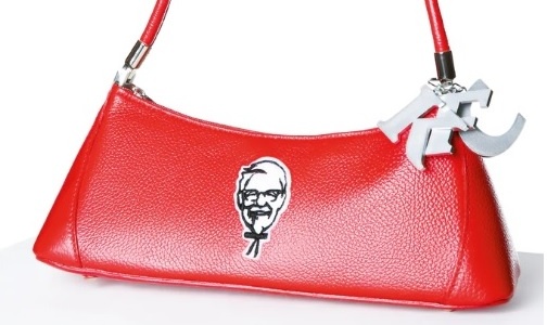 Így néz ki a Wrapuette - megérkezett a KFC dizájner táskája a Twister szendvicsekhez