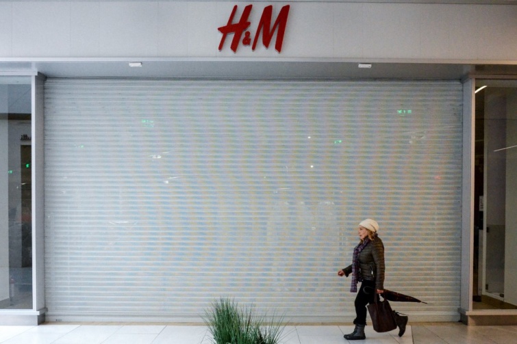 Startlap Vásárlás A H&M felszámolja oroszországi vállalkozását
