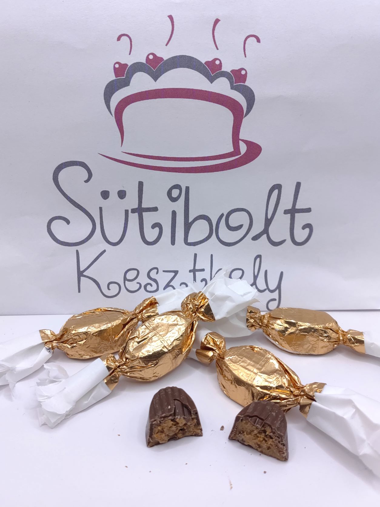 Keszthelyi Sütibolt – Mézeskalács ízesítésű szaloncukor ropogós kekszdarabokkal