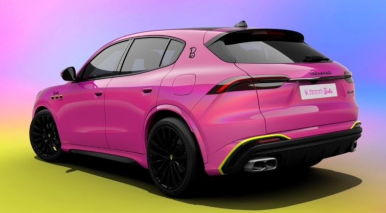 MaseratiBarbieGrecale Startlap Vásárlás A pink Maserati hátulról