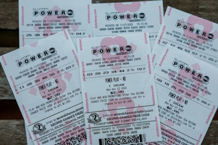 Az amerikai lottó a Poweball szelvényei