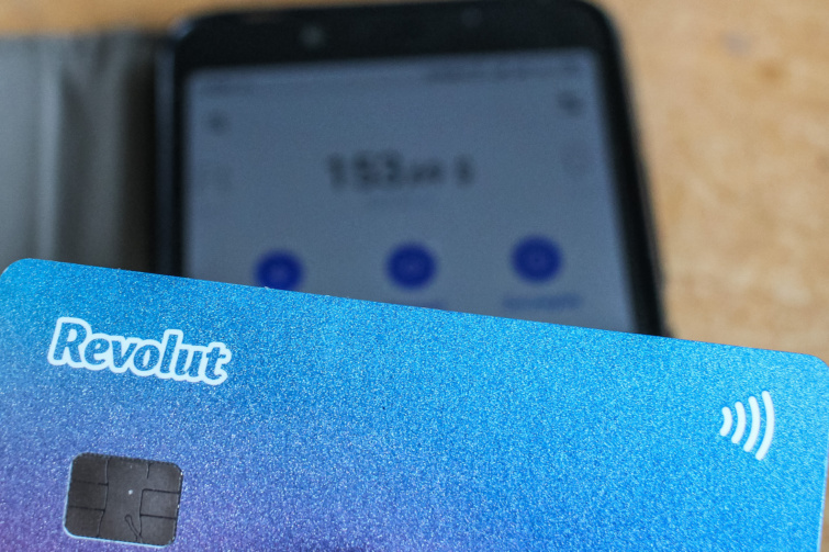 Revolut bankkártya és applikációja