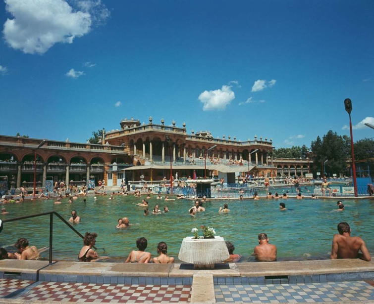 A Széchenyi fürdő a hatvanas években