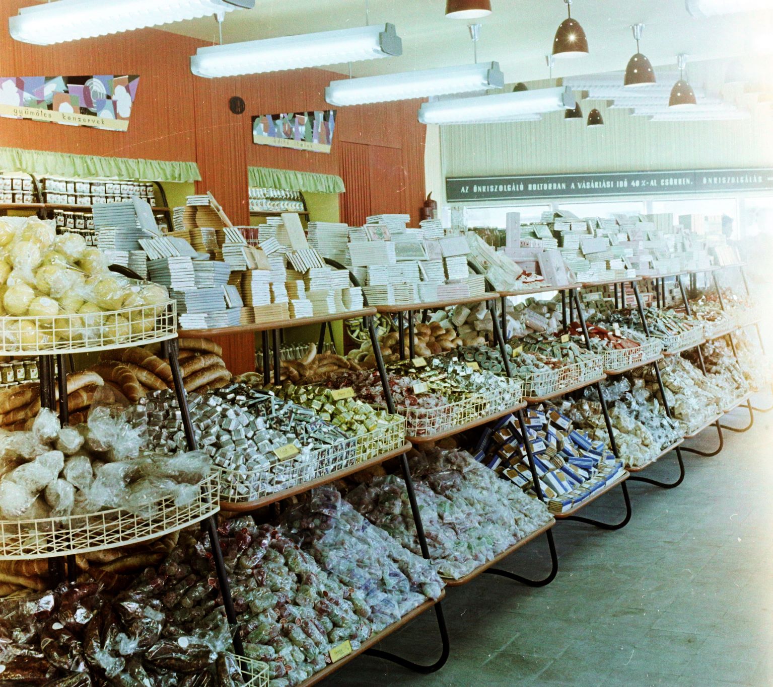 A Közért vállalat önkiszolgáló boltja 1959-ben