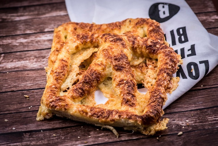 sajtosperecbitebakery Startlap Vásárlás A budapesti BITE bakery calé sajtos perece
