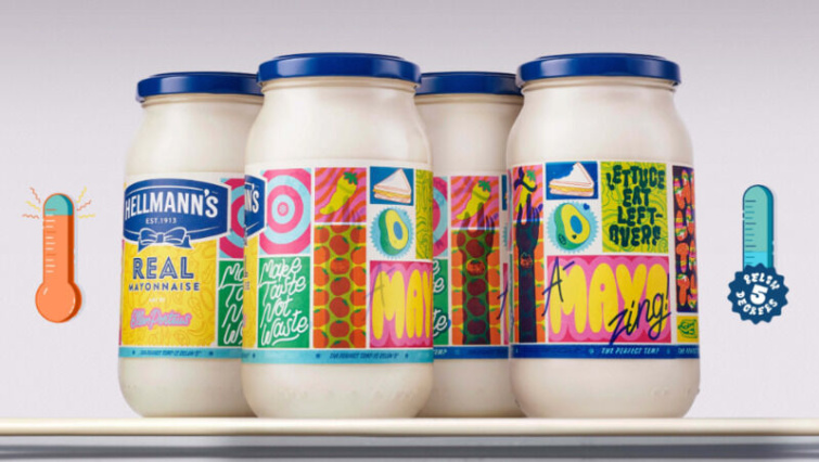 A Hellmann's majonézes üvegei, rajtuk a hőre változó címkével