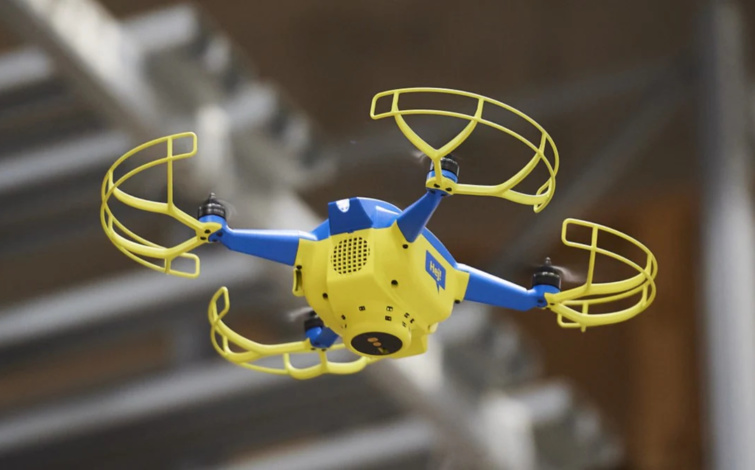 A kék-sárga IKEA drón, ami megkönnyíti a vásárlást