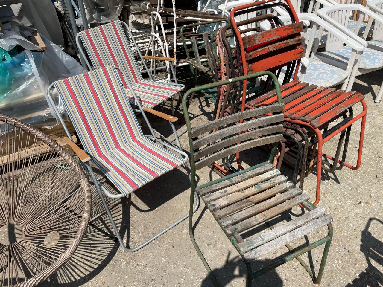 Vintage Garázsvásár eladó kerti székei