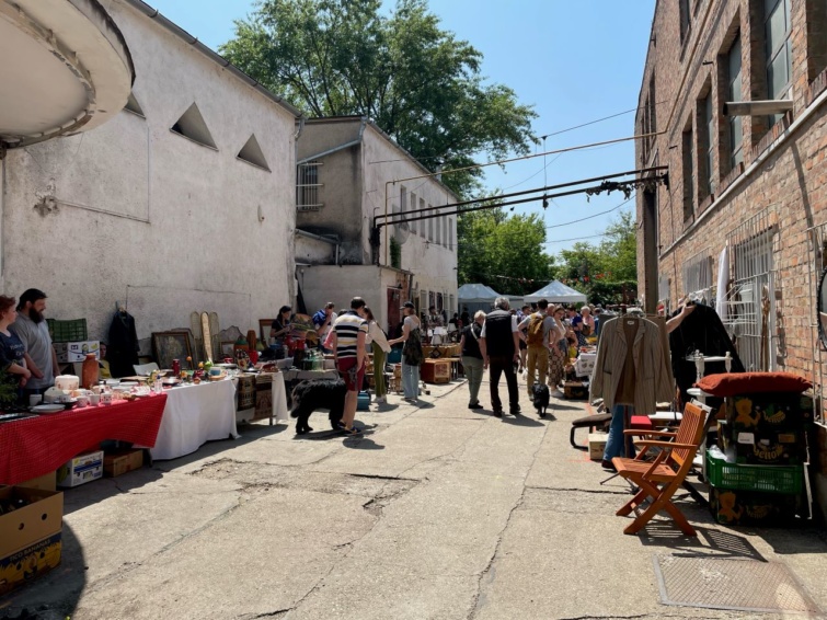 Májusi Vintage Garázsvásár standjai.