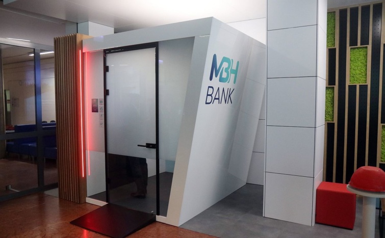 Az MBH Bank első digitális ügyfélkiszolgáló pontja.