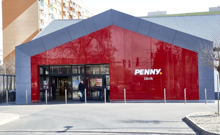 A Penny egyik fővárosi üzlete, a Penny Sibrik Kőbányán az Újhegyi lakótelepen, a Sibrik Miklós úton.