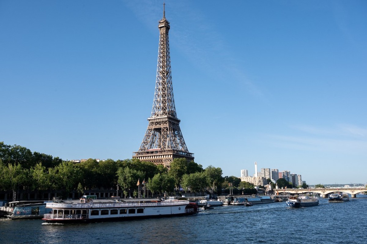 Az Eiffel-torony Párizsban