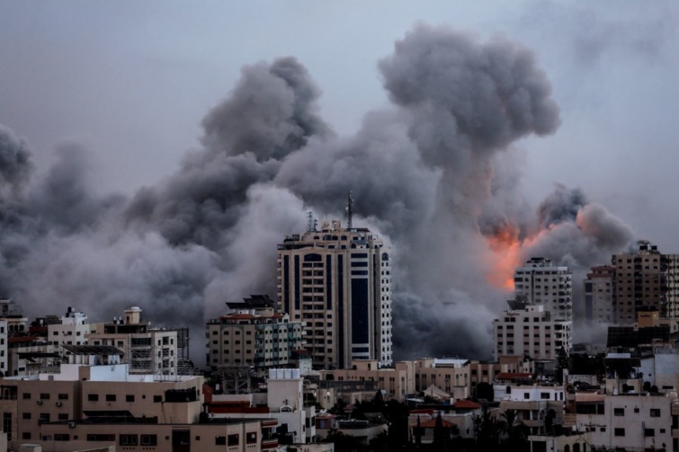 Füst száll fel október 9-én Gáza városából