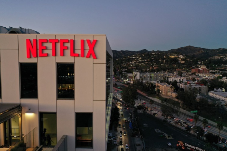 A Netflix egyik épülete, rajta a streamingszolgáltató logoja