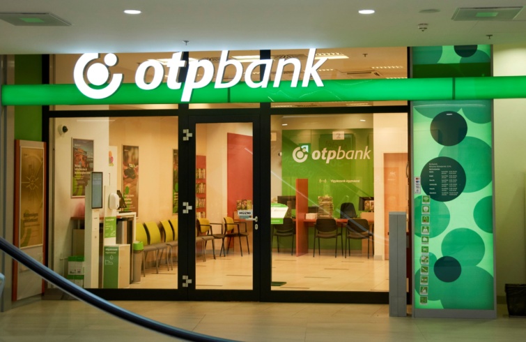Az OTP Bank Nyrt., Magyarország legnagyobb kereskedelmi bankjána fiókja a Lurdy Házban, az 1998-ban megnyílt bevásárlóközpont és irodaházban, a főváros IX. kerületében, a Könyves Kálmán körúton.