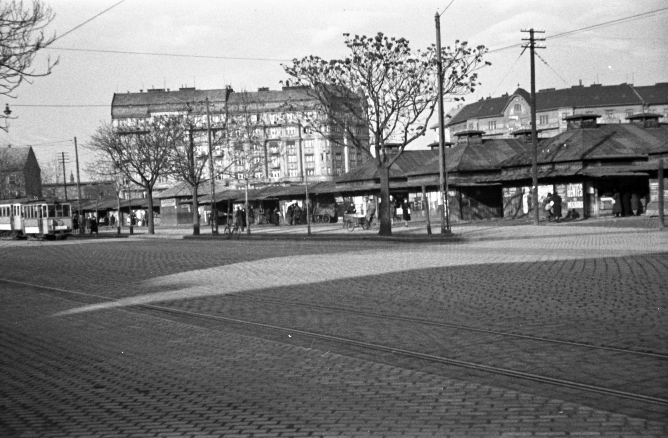 A Ferdinánd téri piac 1942-ben.