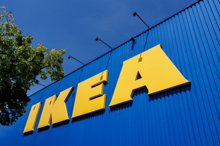 Ikea logó az épületen