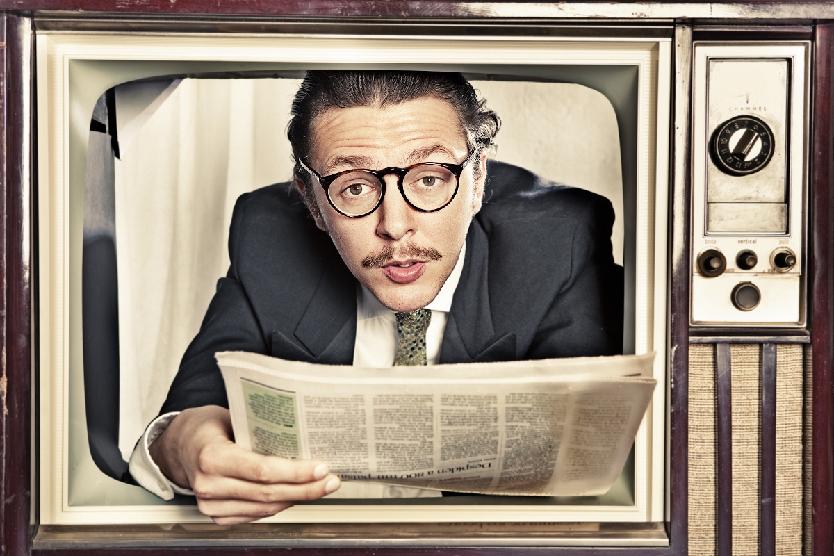 Egy féri alakja kilóg a tévéből